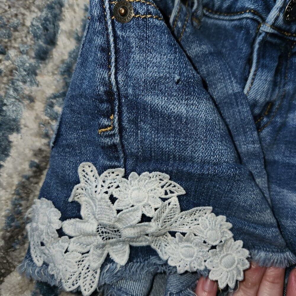 Cat & Jack Floral Embroidered Shorts Girls || Med 7/8 - Picture 4 of 5